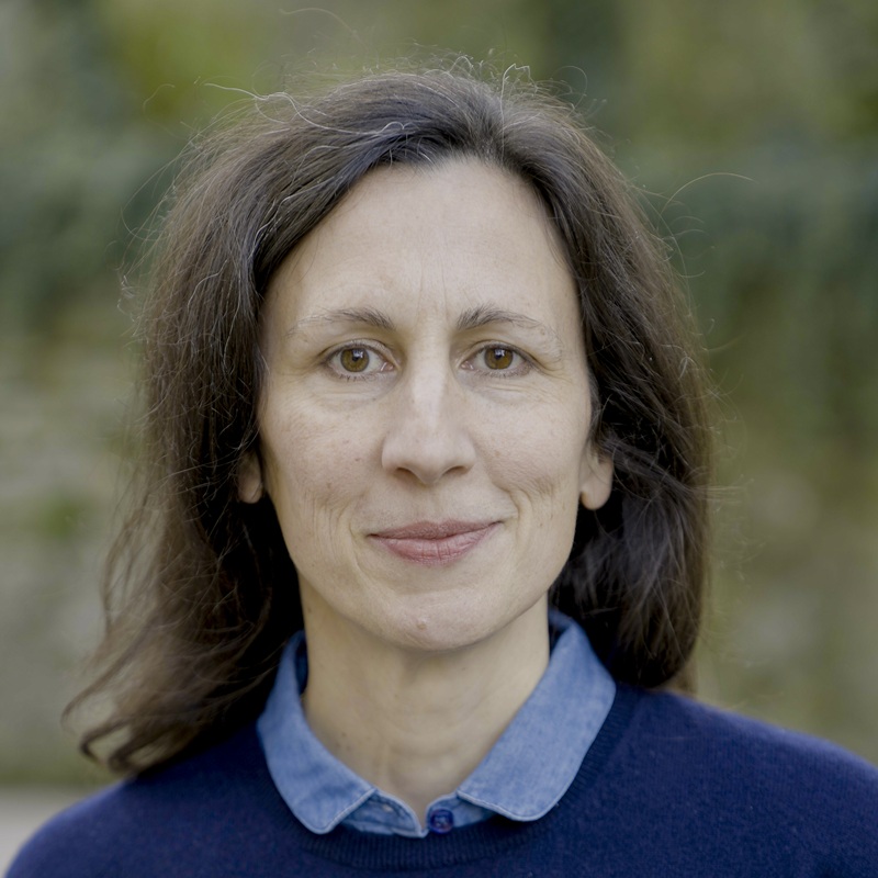 Portrait picture of Stephanie Hofmann