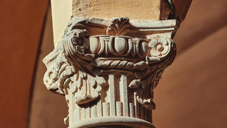 Badia column detail closeup